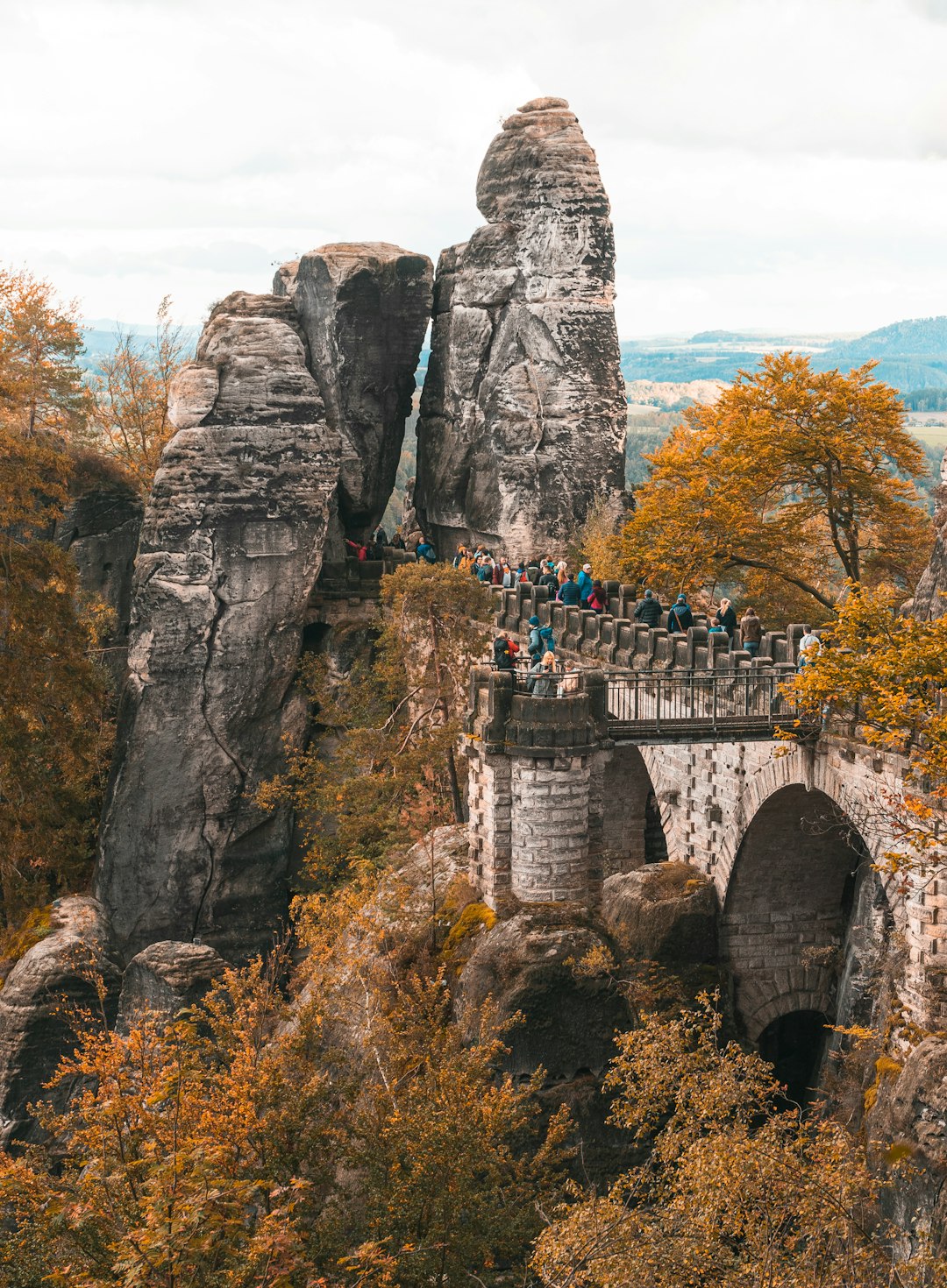 Aussicht von einem Felsvorsprung